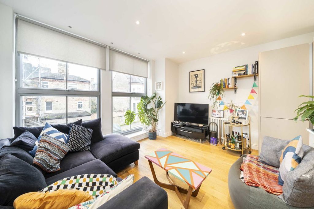 Property photo 3 of 6