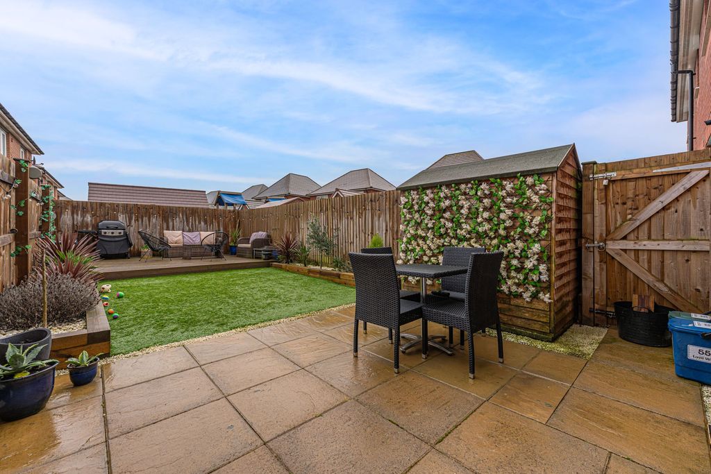 Property photo 2 of 28