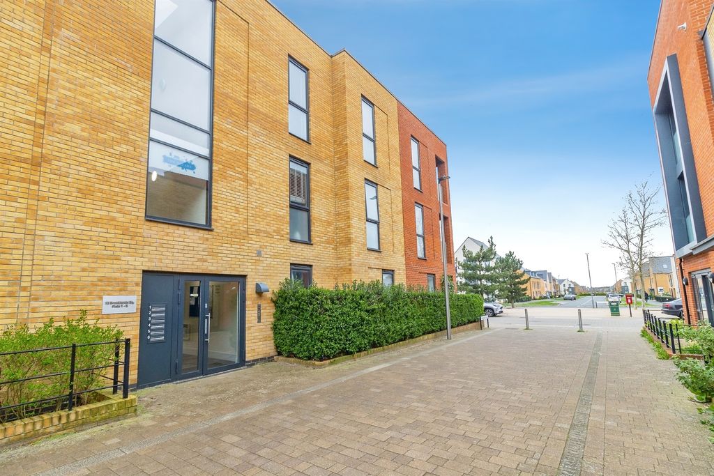 Property photo 2 of 20