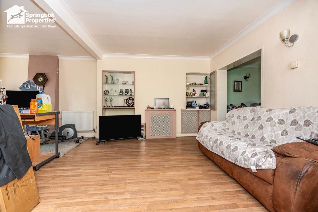 Property photo 3 of 11 Image 2