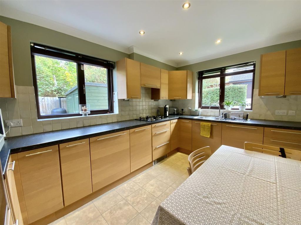 Property photo 3 of 24 Kitchen/ Breakfast Room