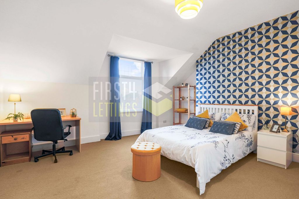 Property photo 1 of 11 Photo 11