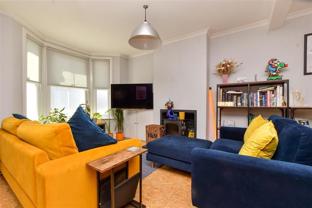 Property photo 1 of 11 Lounge / Dining Room