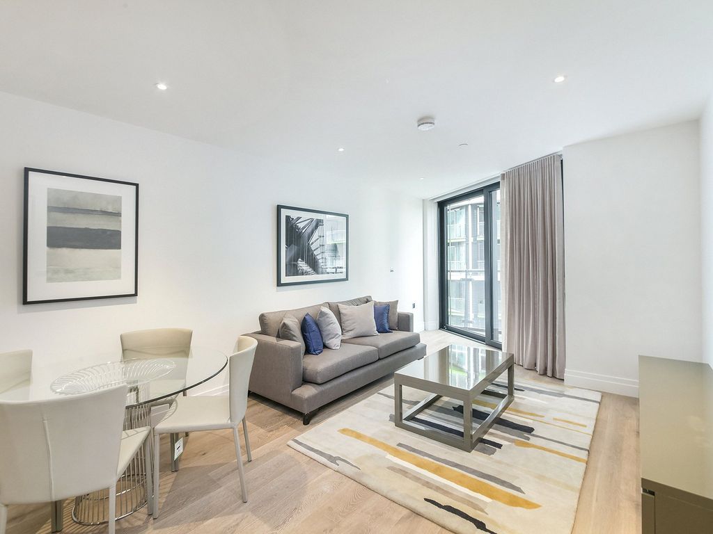 Property photo 1 of 12 Riverlight Quay
