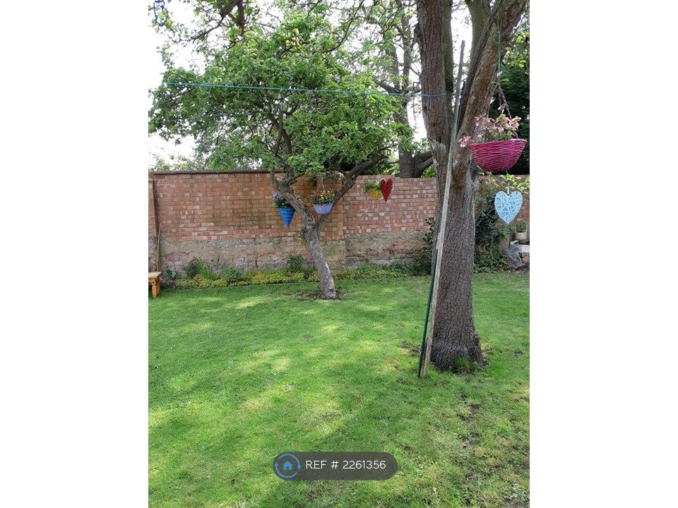 Property photo 2 of 7 Shared Garden