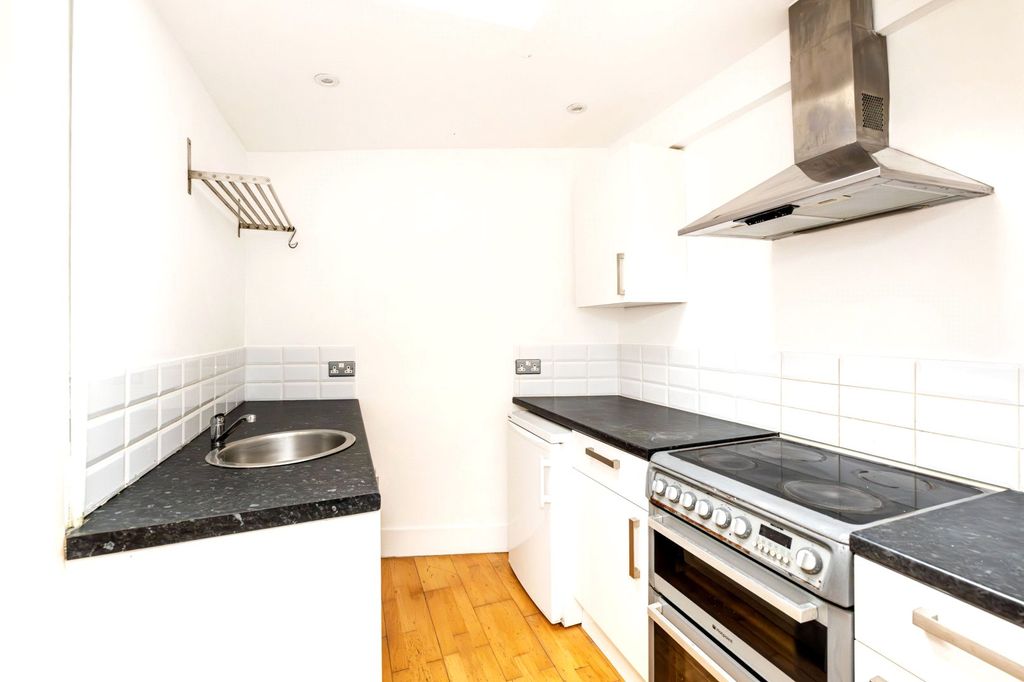 Property photo 2 of 10 Picture No. 04