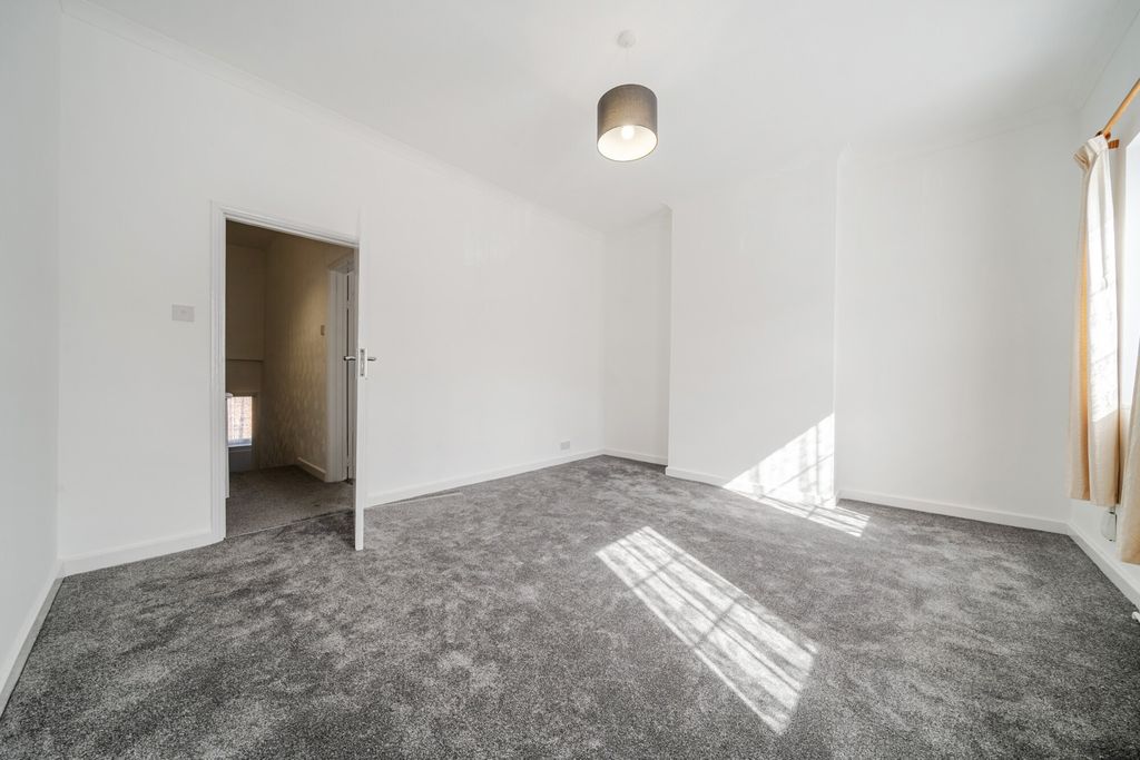 Property photo 2 of 23 1521347-3-6Aa802E...