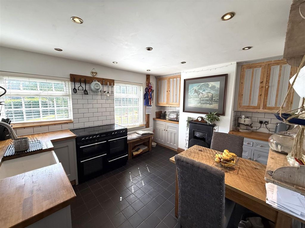 Property photo 3 of 22 The Cottages 3.Jpg