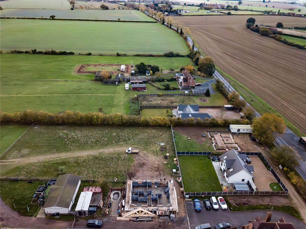 Property photo 1 of 9 Plot / Surrounding