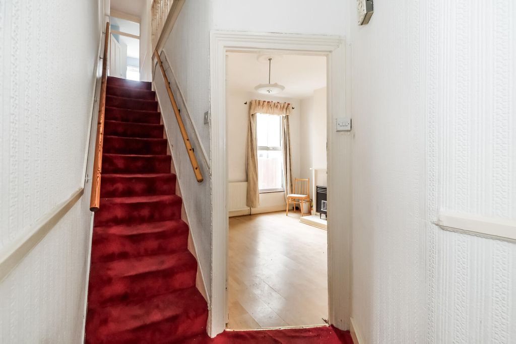 Property photo 2 of 22 Hallway
