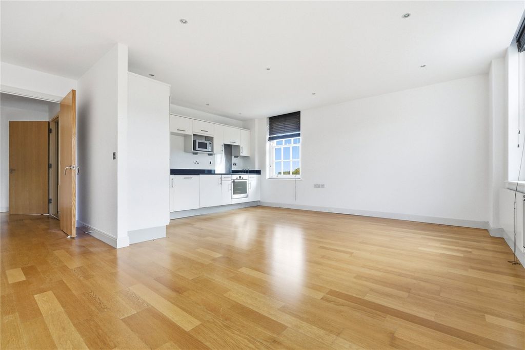 Property photo 2 of 13 Picture No. 14