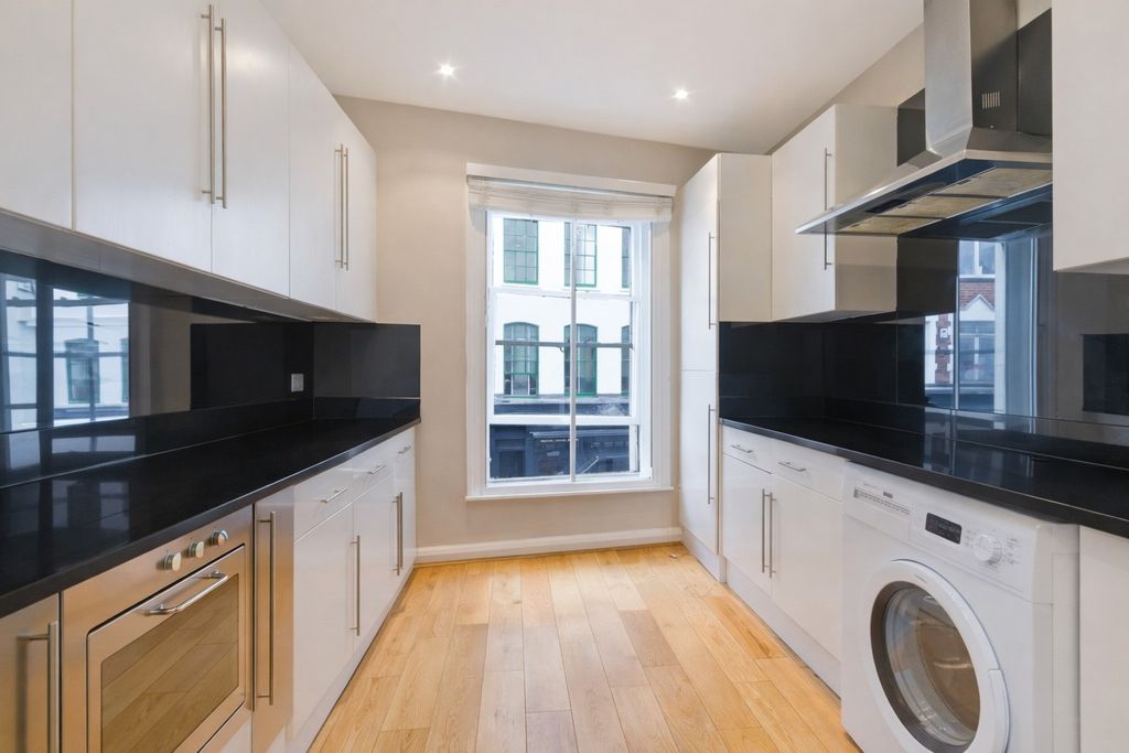 Property photo 2 of 9 989643