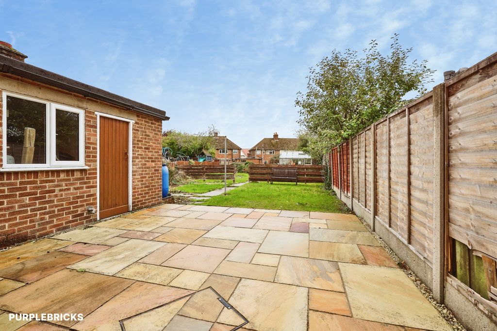 Property photo 2 of 17