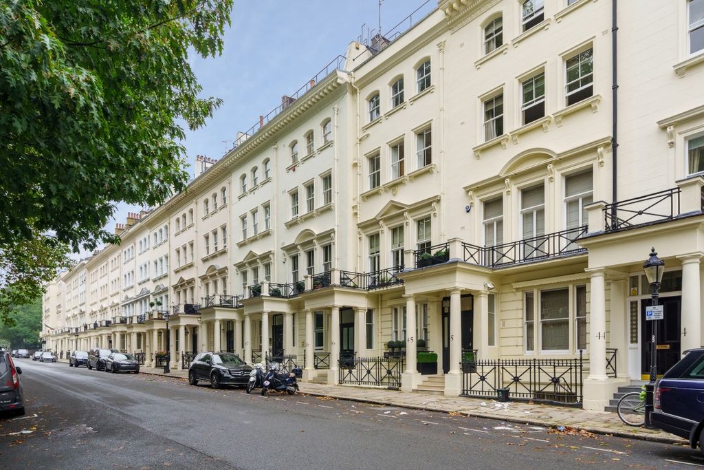 Property photo 1 of 9 Ennismore Gardens...