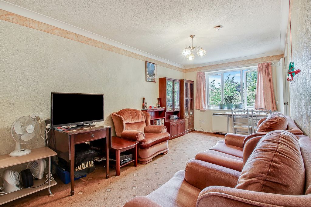 Property photo 2 of 8