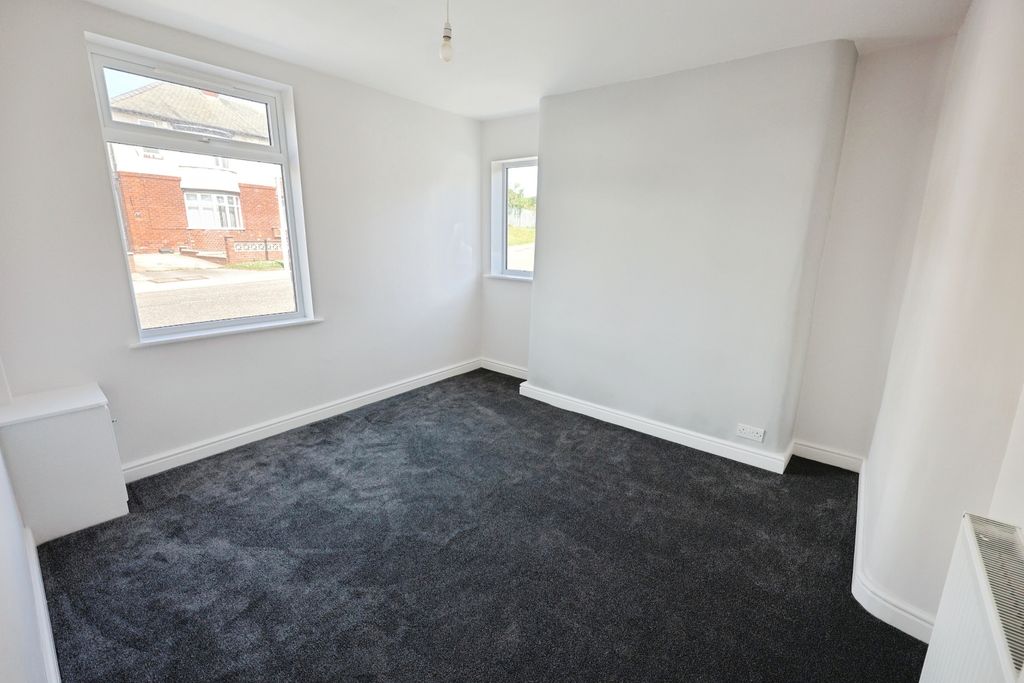 Property photo 3 of 13 Pbox-Img.Jpg