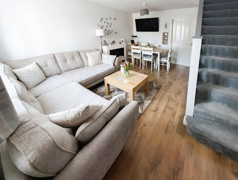 Property photo 3 of 12 6c8664d2-Lounge 201.Jpg