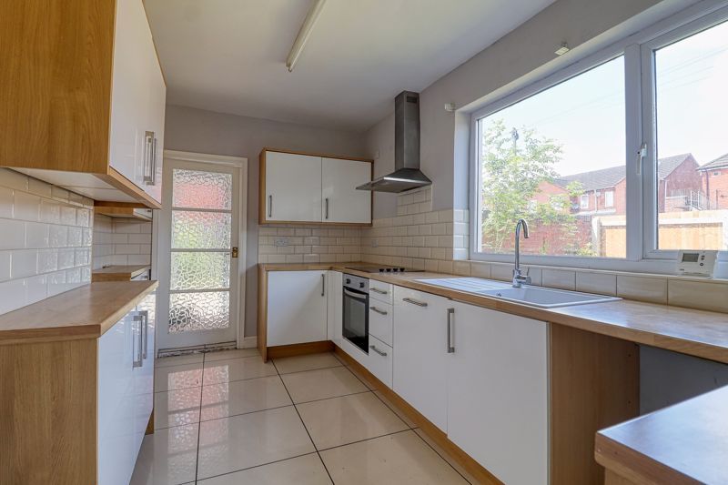 Property photo 2 of 10 Kitchen