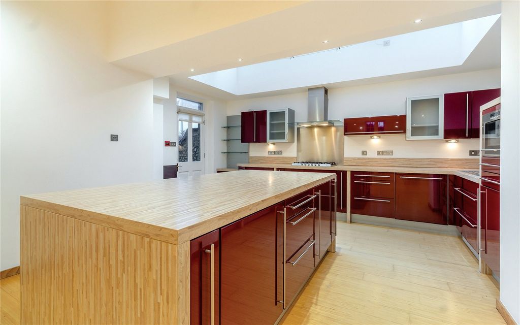 Property photo 2 of 14 Kitchen