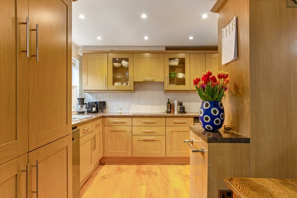 Property photo 3 of 13