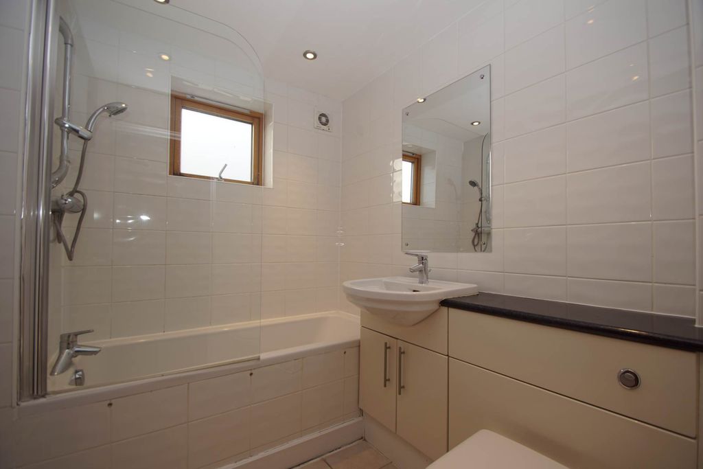 Property photo 2 of 11 Photo