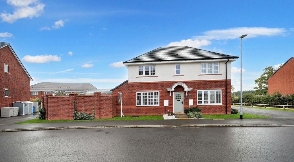 Property photo 2 of 31