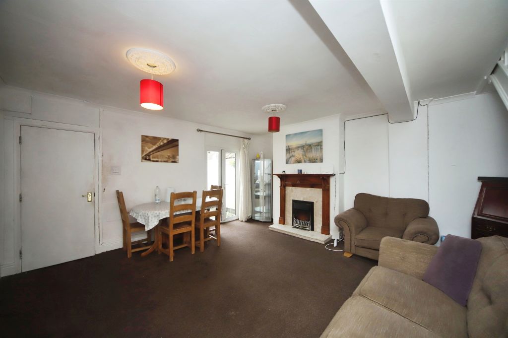 Property photo 3 of 16
