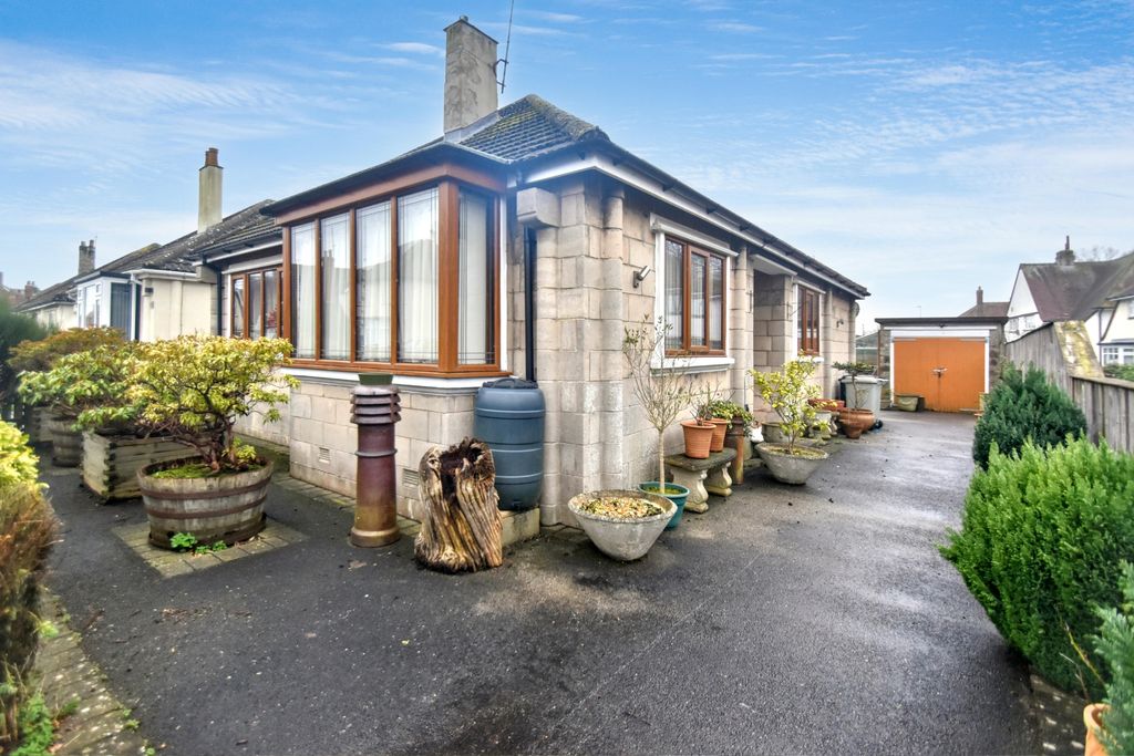 Property photo 3 of 19 Front