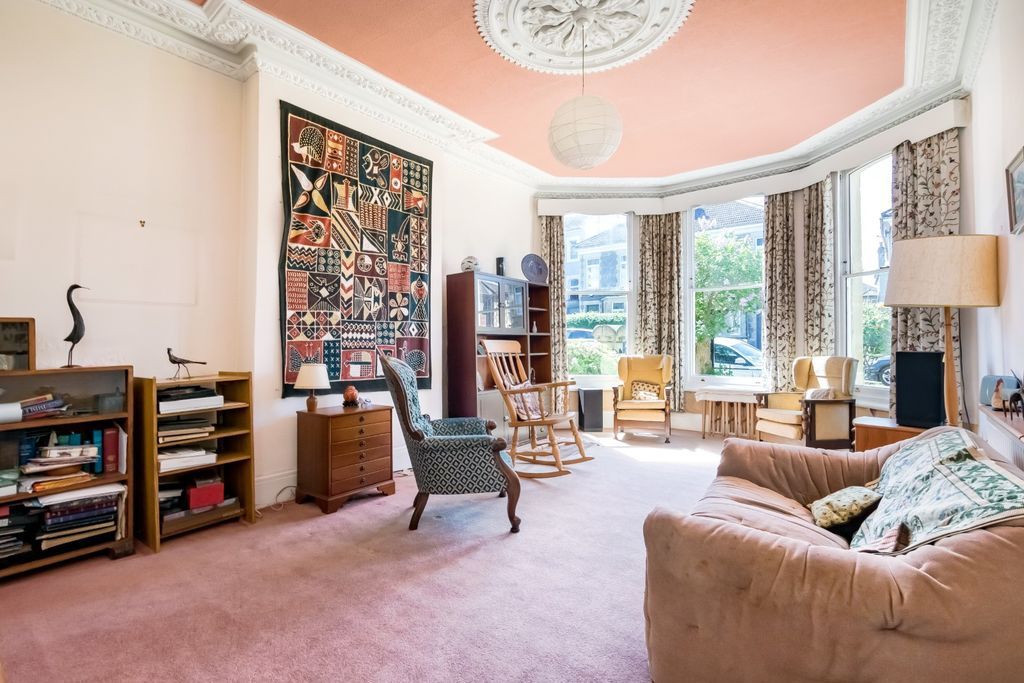 Property photo 3 of 16 Sitting Room