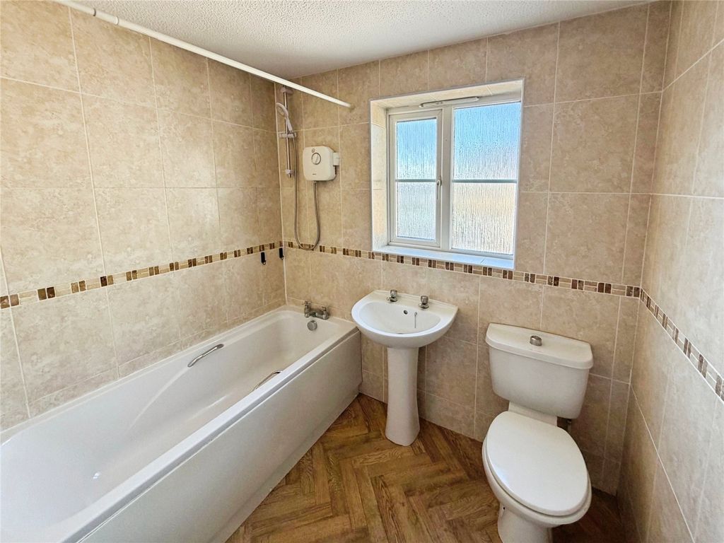 Property photo 3 of 14 Bathroom/Wc