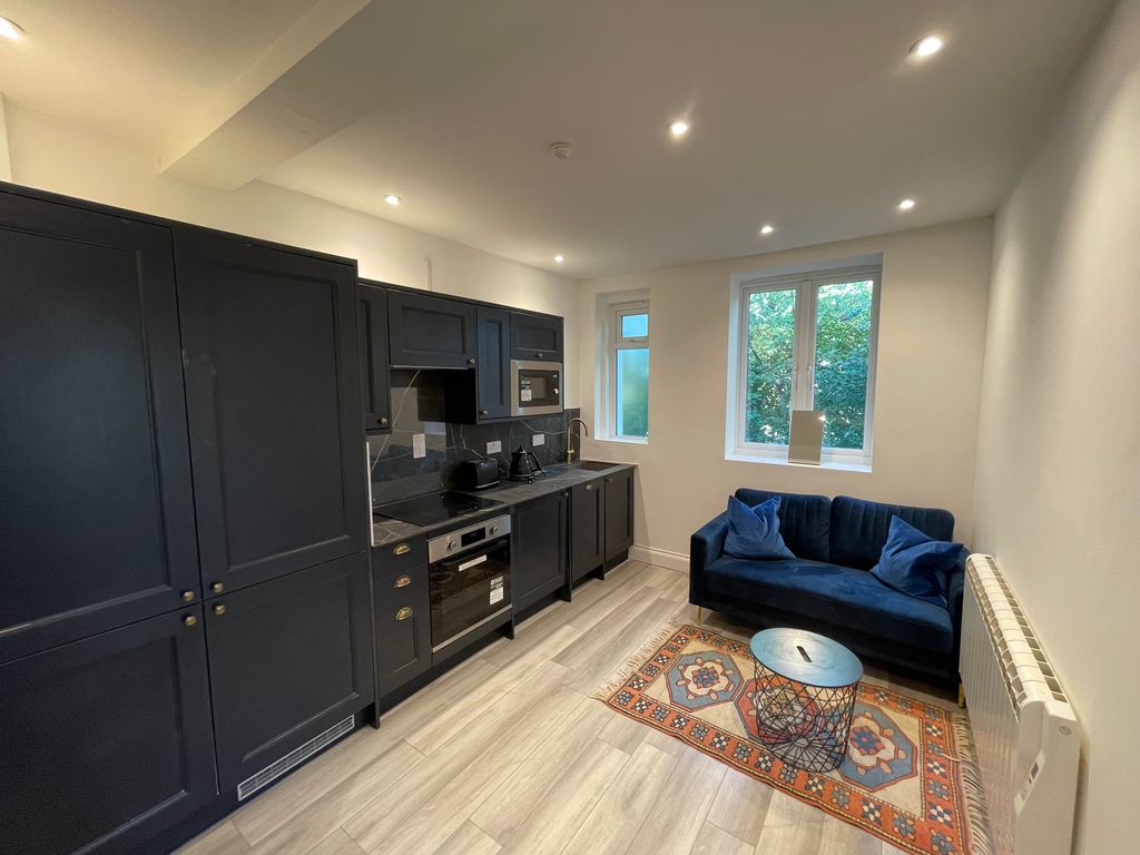 Property photo 1 of 3