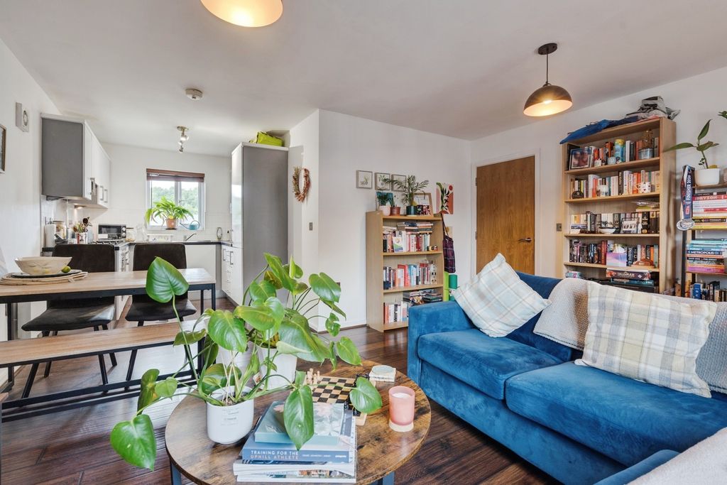 Property photo 3 of 18 Pbox-Img.Jpg