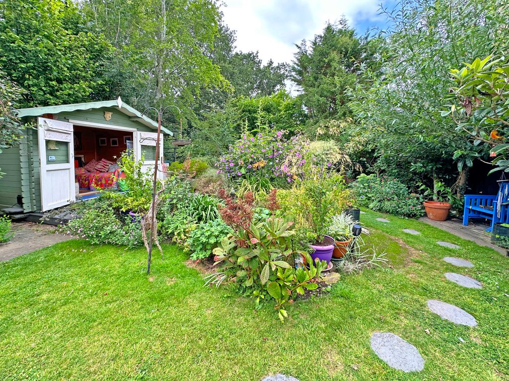 Property photo 2 of 23