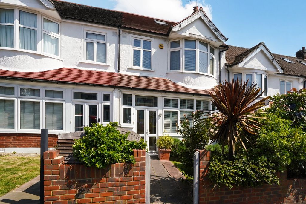 Property photo 1 of 17