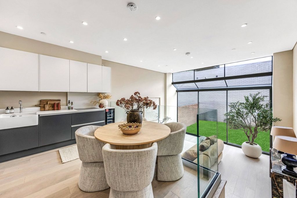 Property photo 1 of 17 Picture No. 10