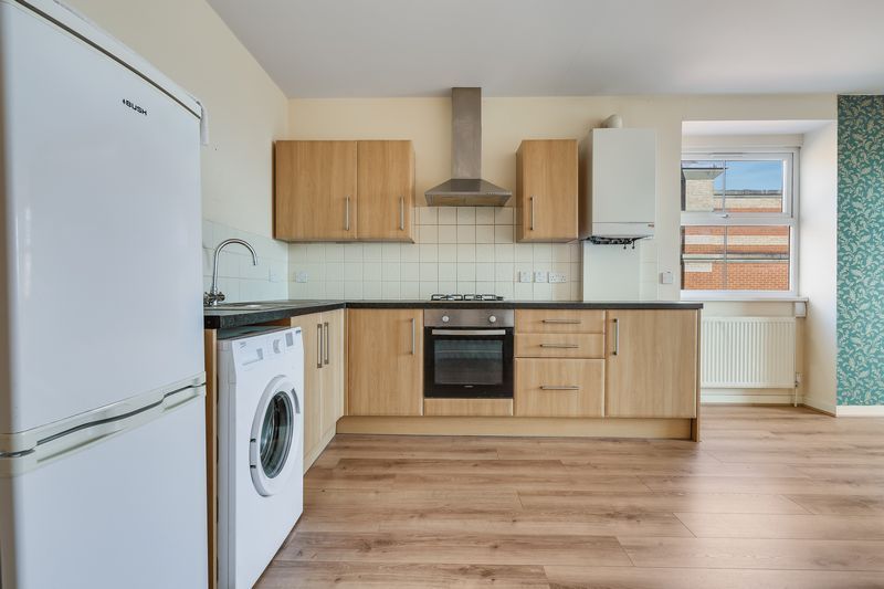 Property photo 3 of 9 Photo 4