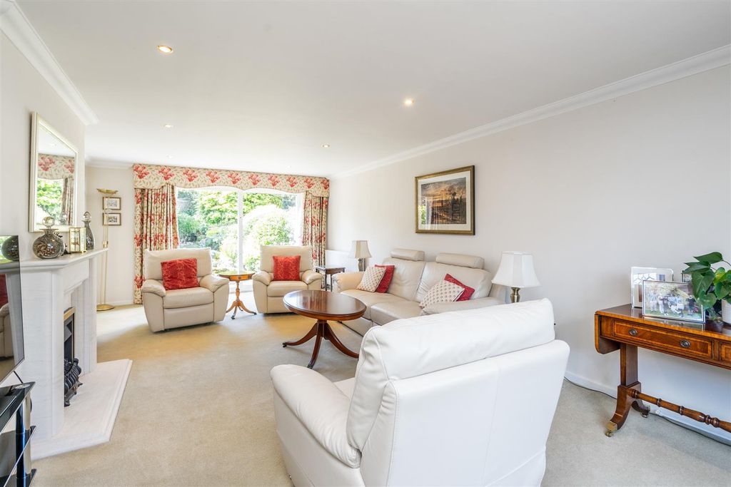 Property photo 2 of 21 2 Oaken Drive_4.Jpg