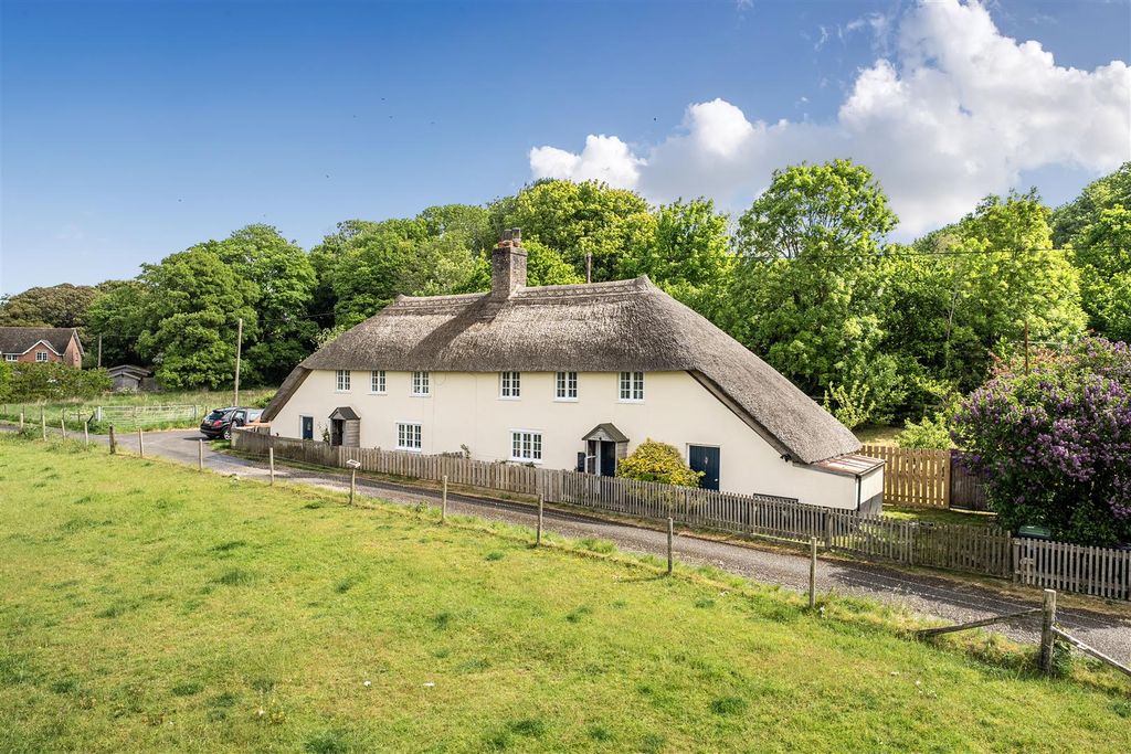 Property photo 1 of 16 2 Stinsford Cottages