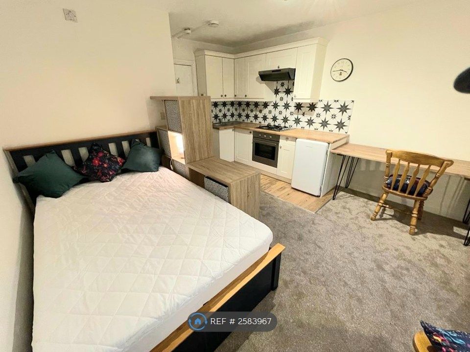 Property photo 3 of 5 Storage Partition Between Bed And Kitchen