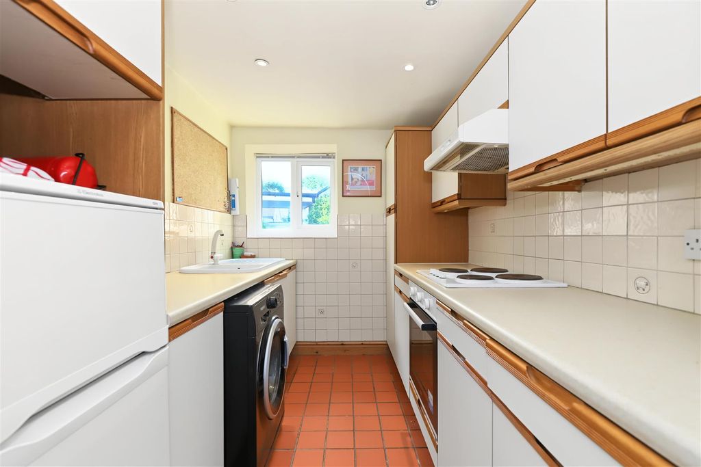 Property photo 3 of 9 339274.Jpg