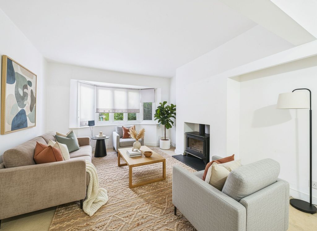 Property photo 2 of 12 Lounge (Virtually Furnished)