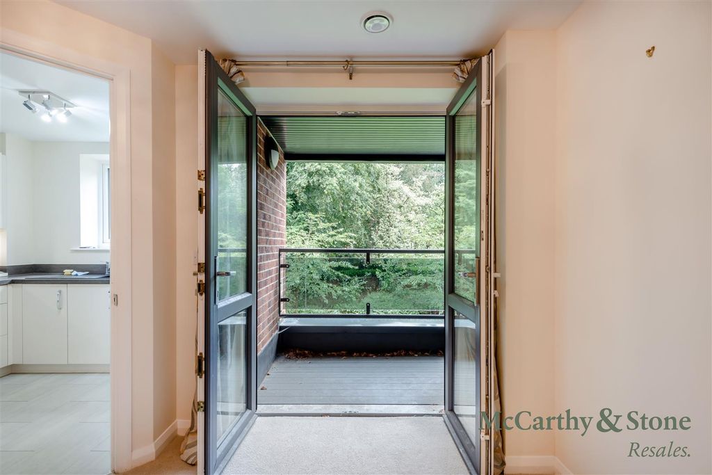 Property photo 1 of 22 8702524-Interior12.Jpg