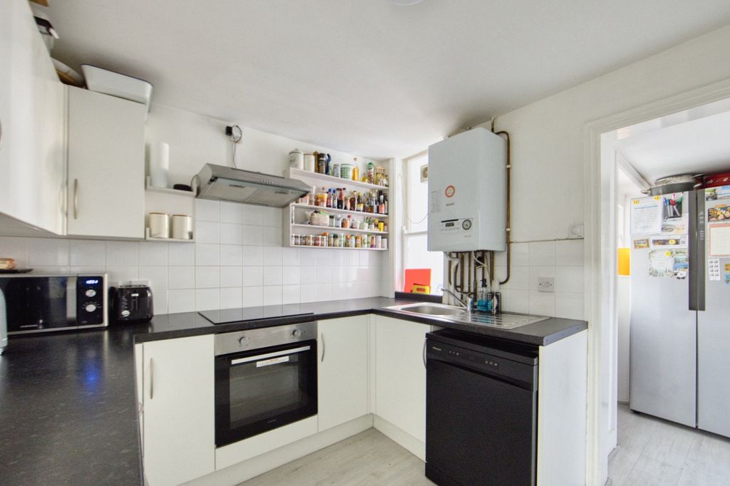 Property photo 3 of 12 Picture 3