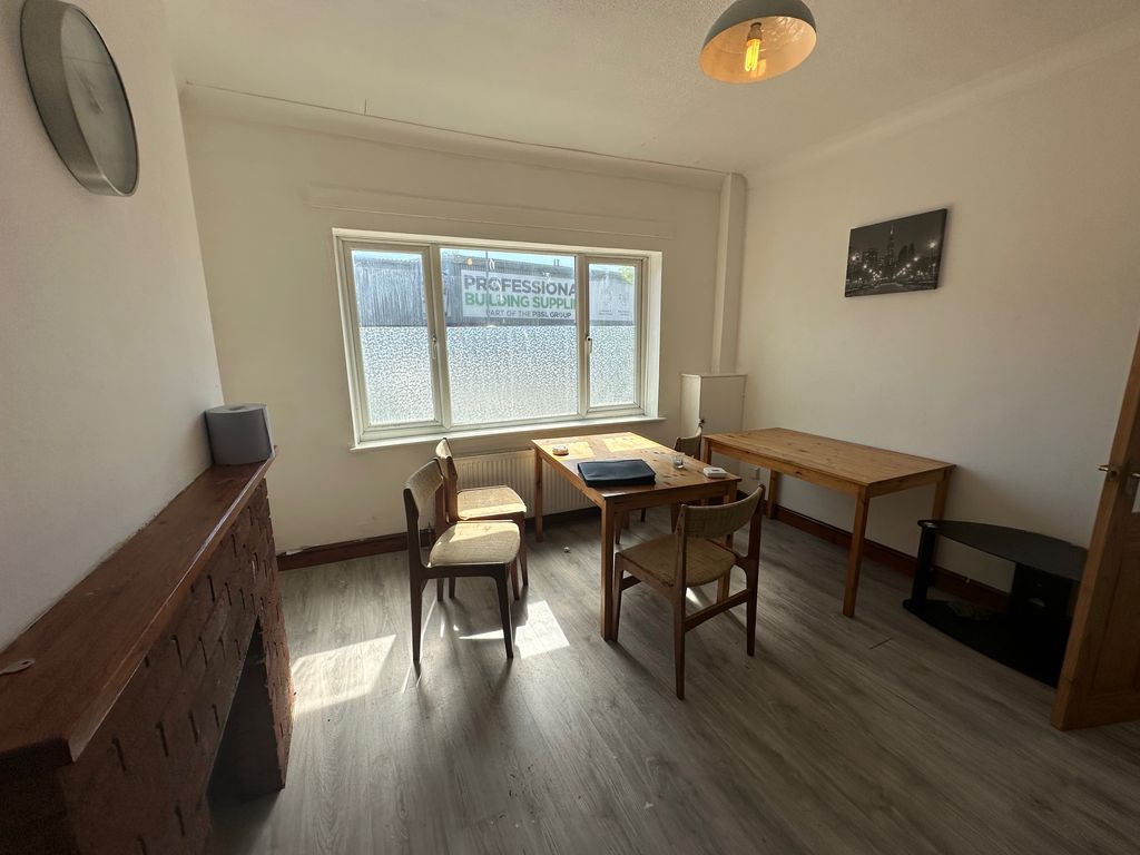 Property photo 2 of 20 Image