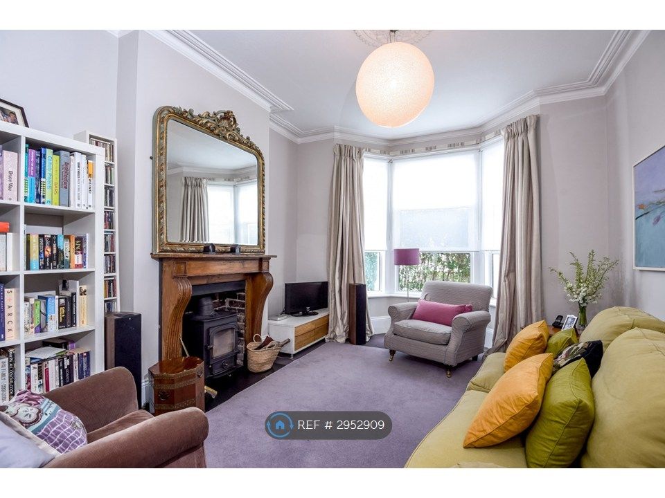 Property photo 3 of 11