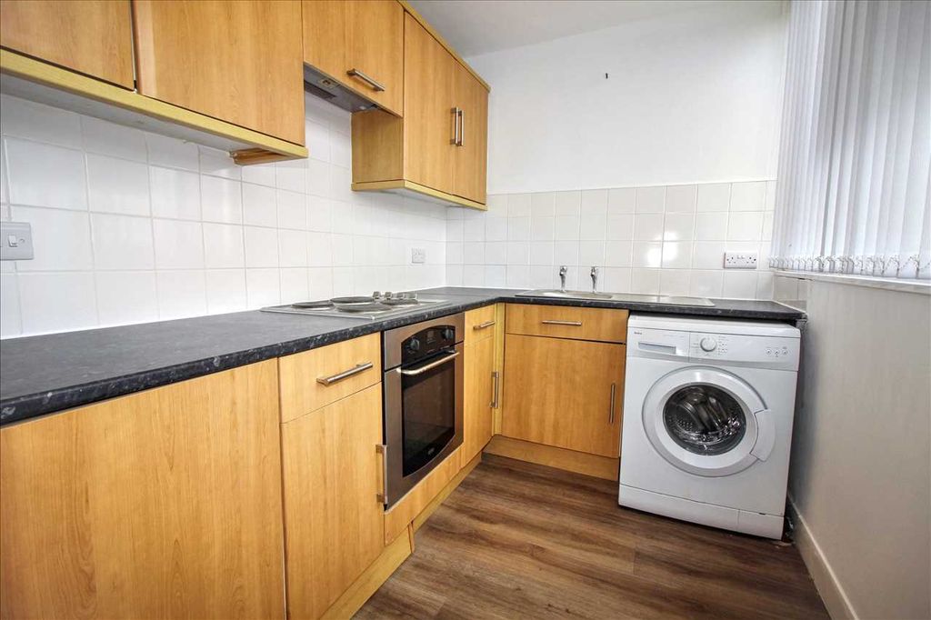 Property photo 3 of 5 Kitchen