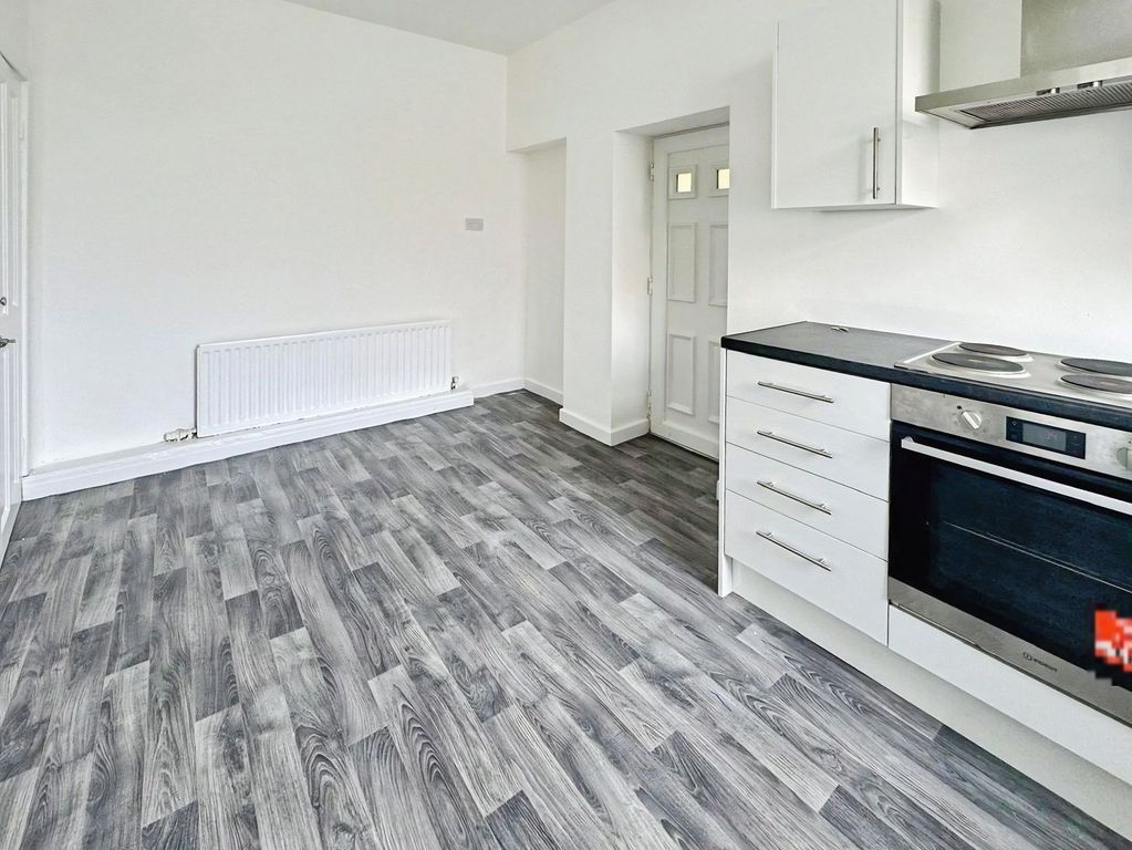 Property photo 3 of 7 Dining Area