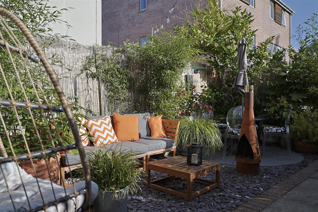 Property photo 2 of 26 9D3C21E0-5822-491D-9A01-671C4Cb4B95B_1_201_A.Jpeg