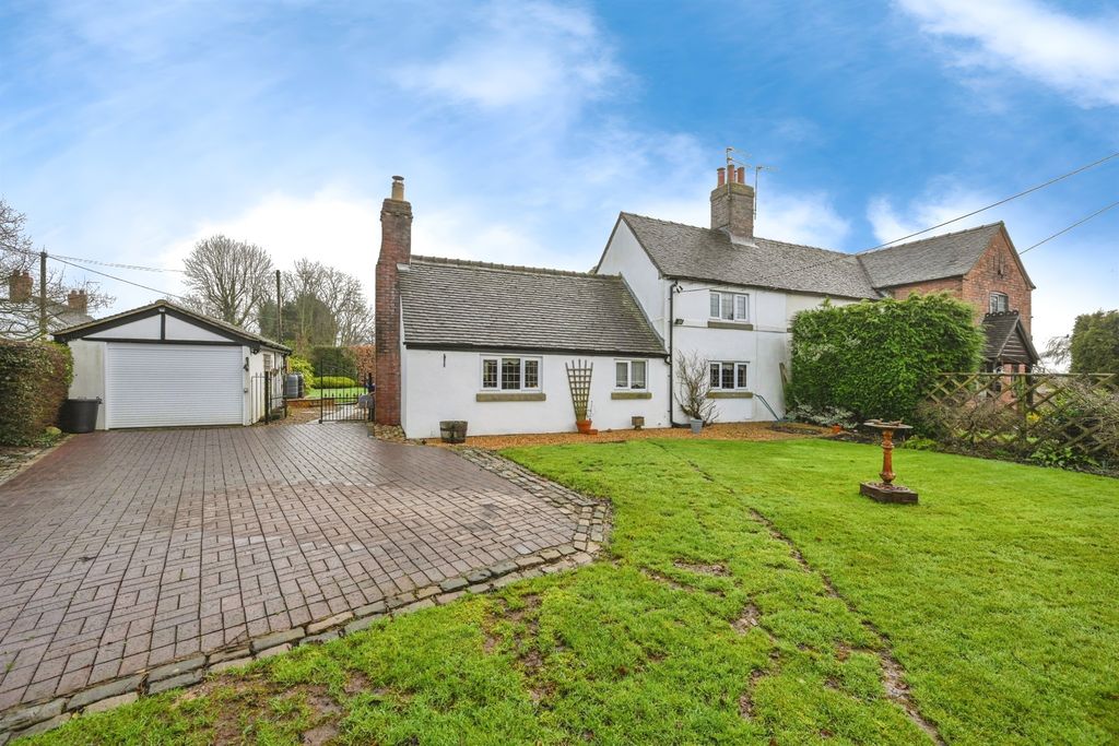 Property photo 1 of 17 Entrance Door: