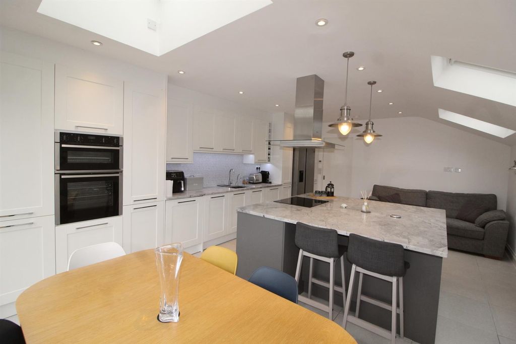 Property photo 3 of 10 Edining.Jpg